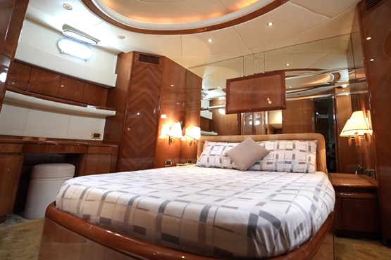 Azmiut yacht 80ft |AED1040/Hour